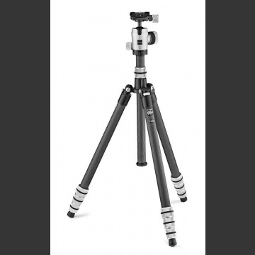 Gitzo Legende GK1545T-RTI Traveler Tripod Kit -hiilikuitujalusta kuulapäällä